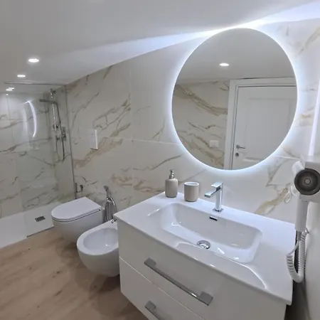 بيت ضيافة Luxury Airport 4*