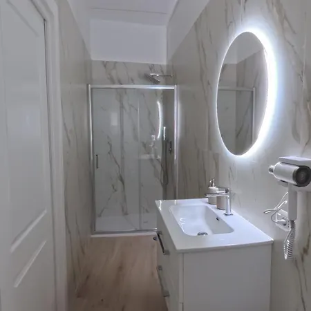 Luxury Airport بيت ضيافة نابولي