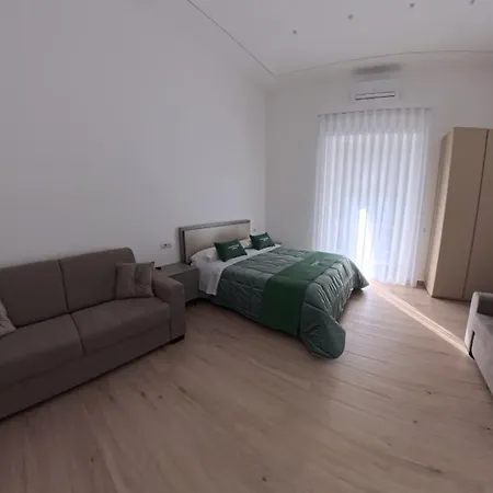 Luxury Airport 4* نابولي