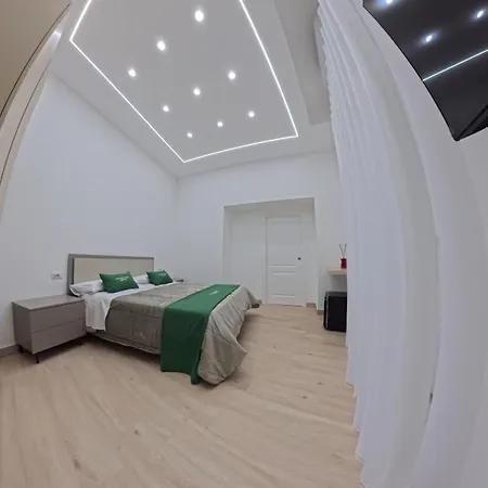 Luxury Airport 4* Naples