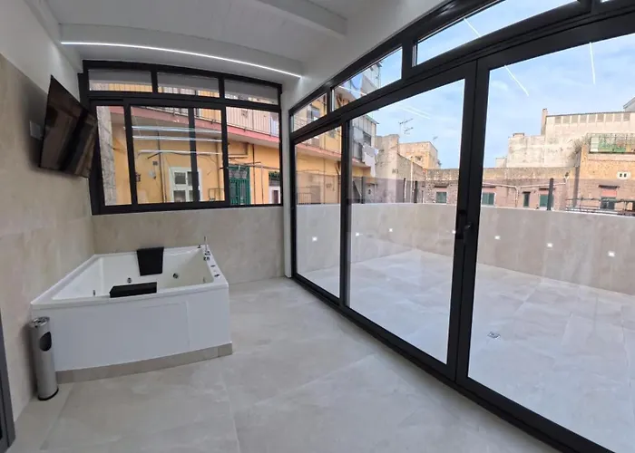 بيت ضيافة Luxury Airport نابولي