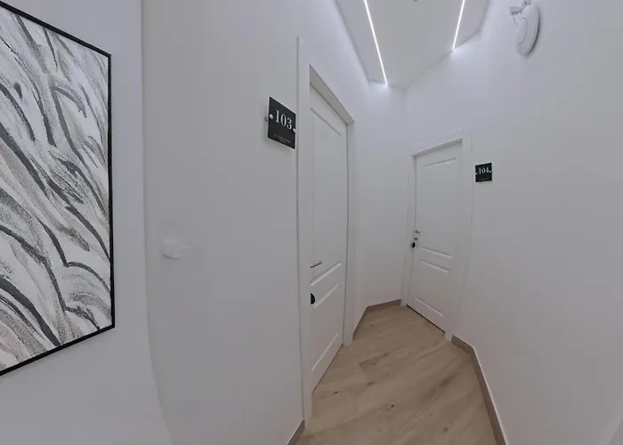 Luxury Airport نابولي