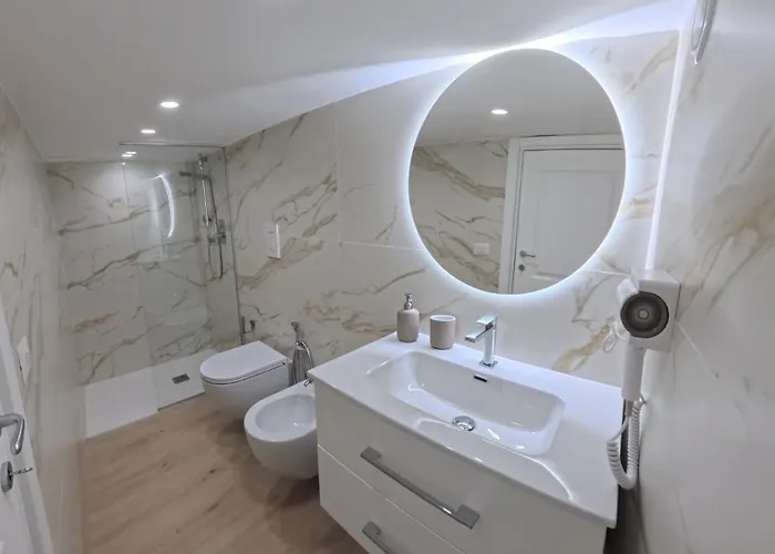 بيت ضيافة Luxury Airport 4*