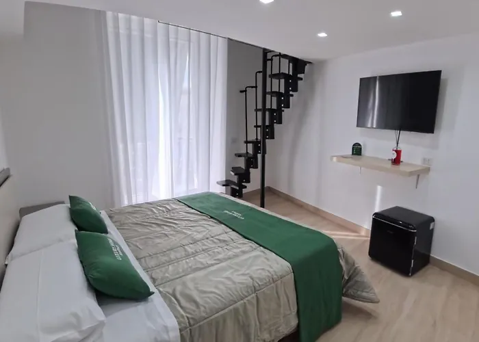 بيت ضيافة Luxury Airport 4*