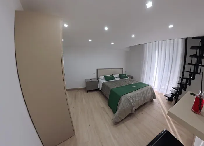 Luxury Airport بيت ضيافة نابولي